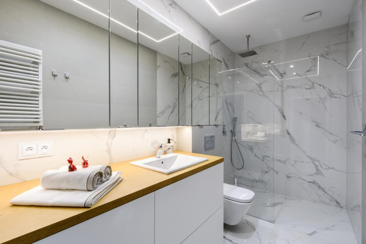 Zlota Luxury Apartments Varsóvia Exterior foto