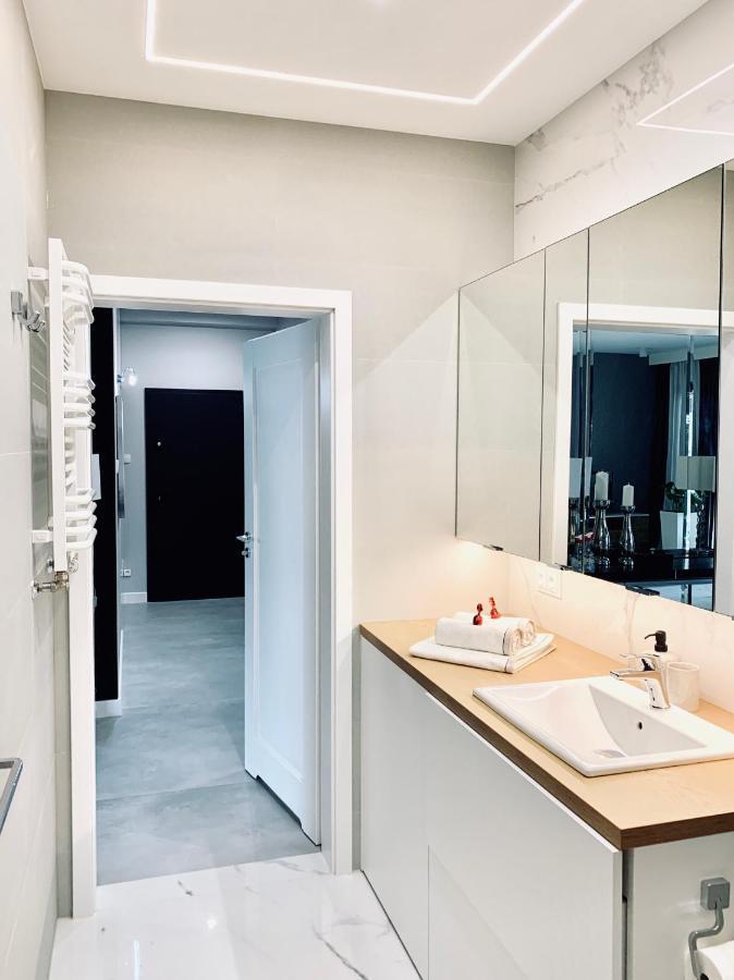 Zlota Luxury Apartments Varsóvia Exterior foto